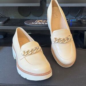 Naturalizer Women's Desi Slip On Loafer Cream